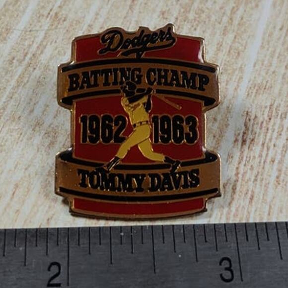 LA Dodgers MLB Baseball Batting Champ 1962-1963 Tommy Davis Pin - Picture 3 of 3